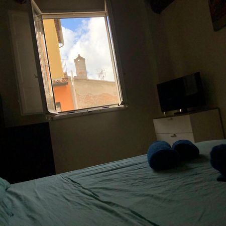 Dimora Leonardo. Centro Storico. Apartment Лука Екстериор снимка
