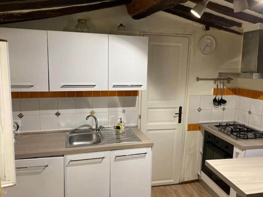 Dimora Leonardo. Centro Storico. Apartment Лука Екстериор снимка