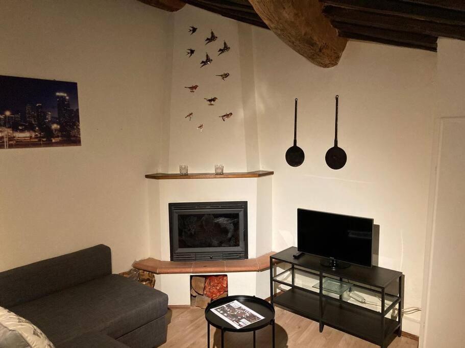 Dimora Leonardo. Centro Storico. Apartment Лука Екстериор снимка