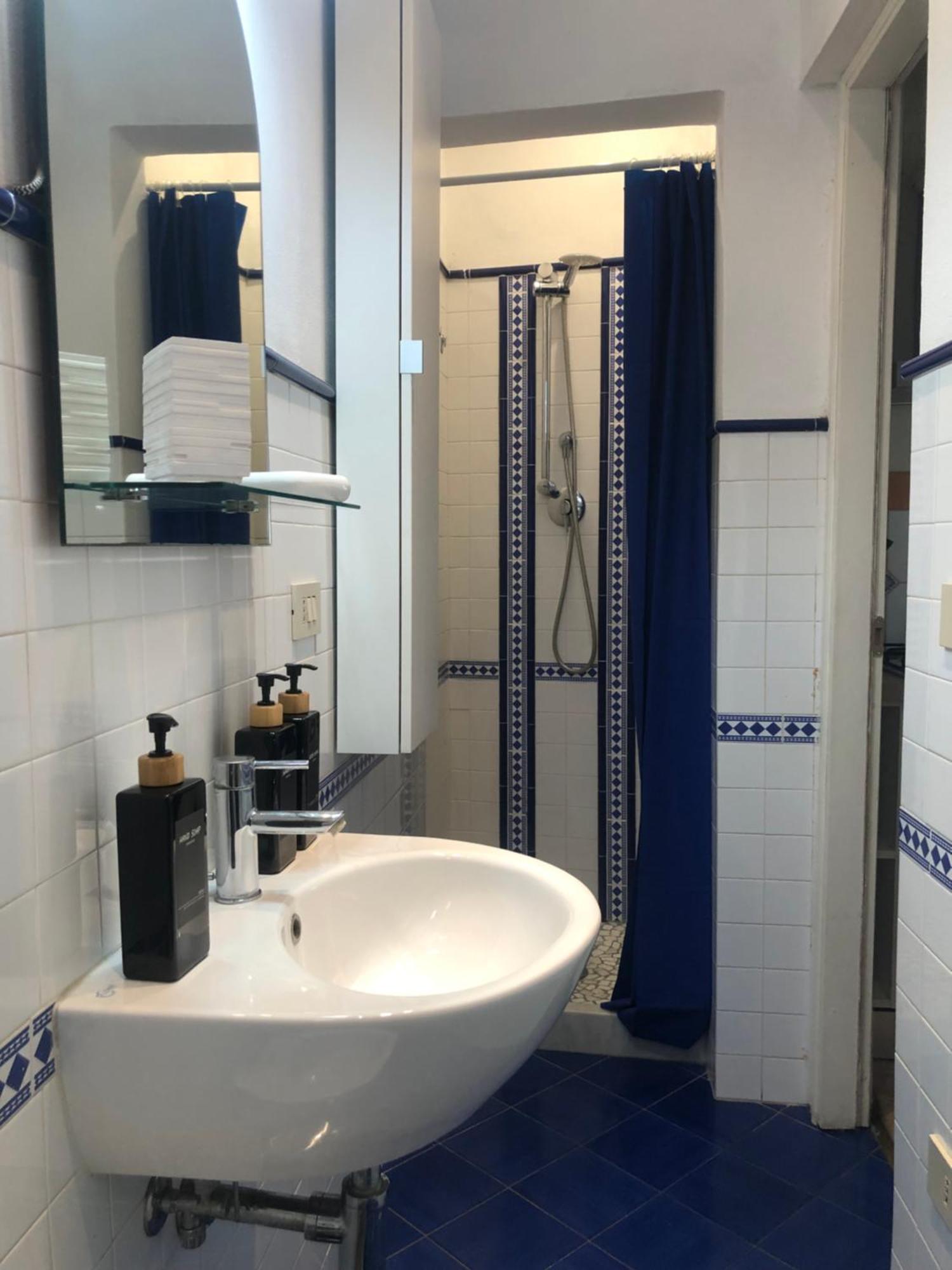 Dimora Leonardo. Centro Storico. Apartment Лука Екстериор снимка